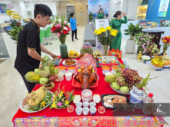 nhân viên tổ chức sự kiện