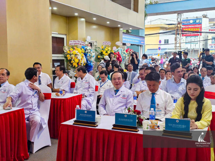 khai trương khoa thẩm mỹ bệnh viện Thống Nhất