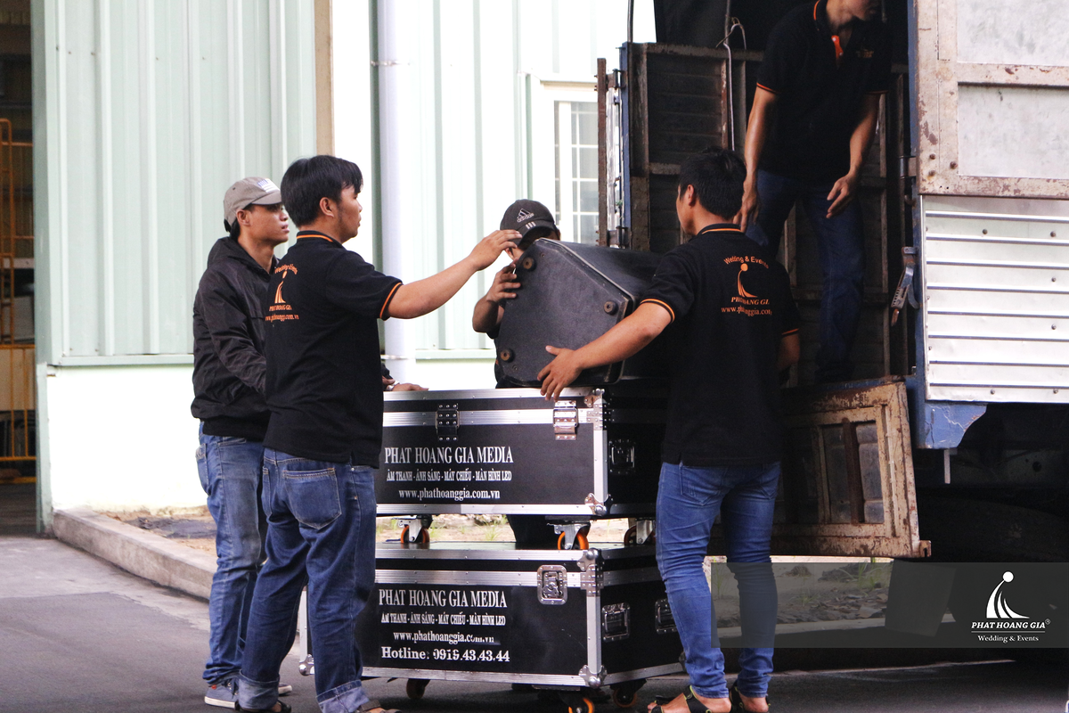 Hoạt động chuẩn bị hậu cần và kỹ thuật là một phần quan trọng trong quá trình tổ chức lễ khánh thành