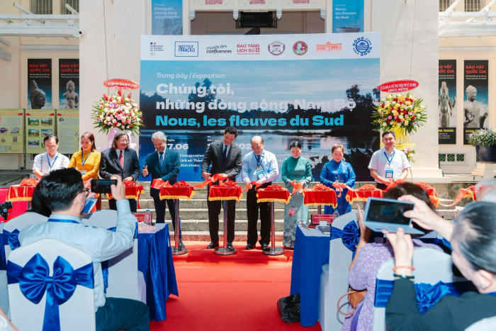 Chúng tôi, những dòng sông Nam Bộ