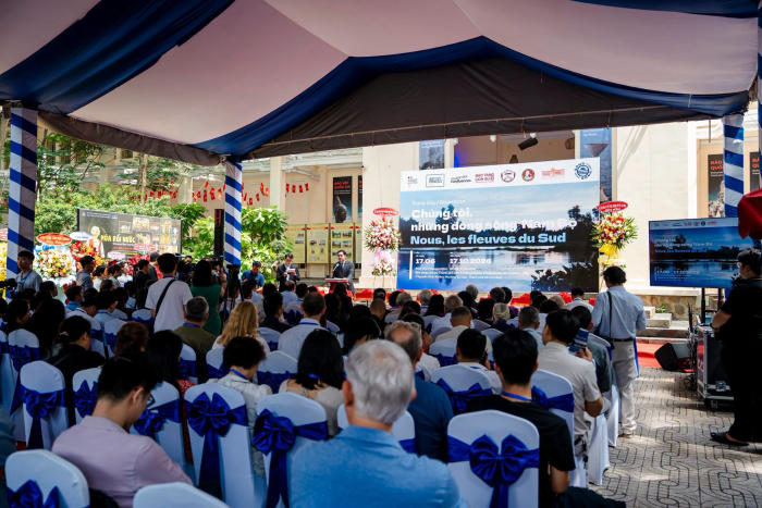 Chúng tôi, những dòng sông Nam Bộ
