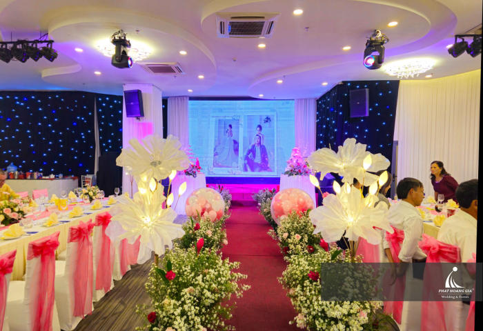 Tiệc cưới sự kiện Queen Tân Bình