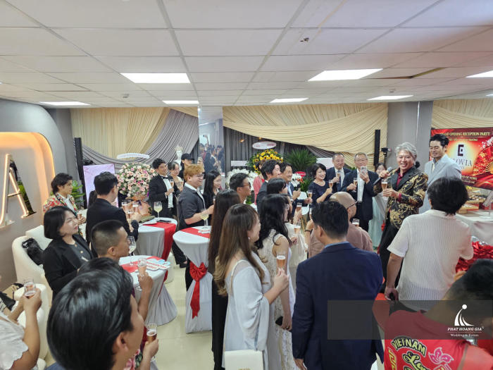 khai trương ELOVIA