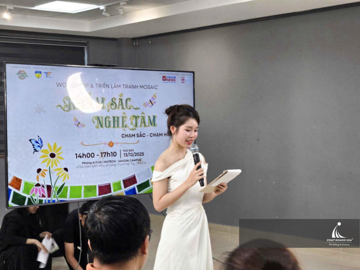 KHẢM SẮC NGHỆ TÂM - HUTECH