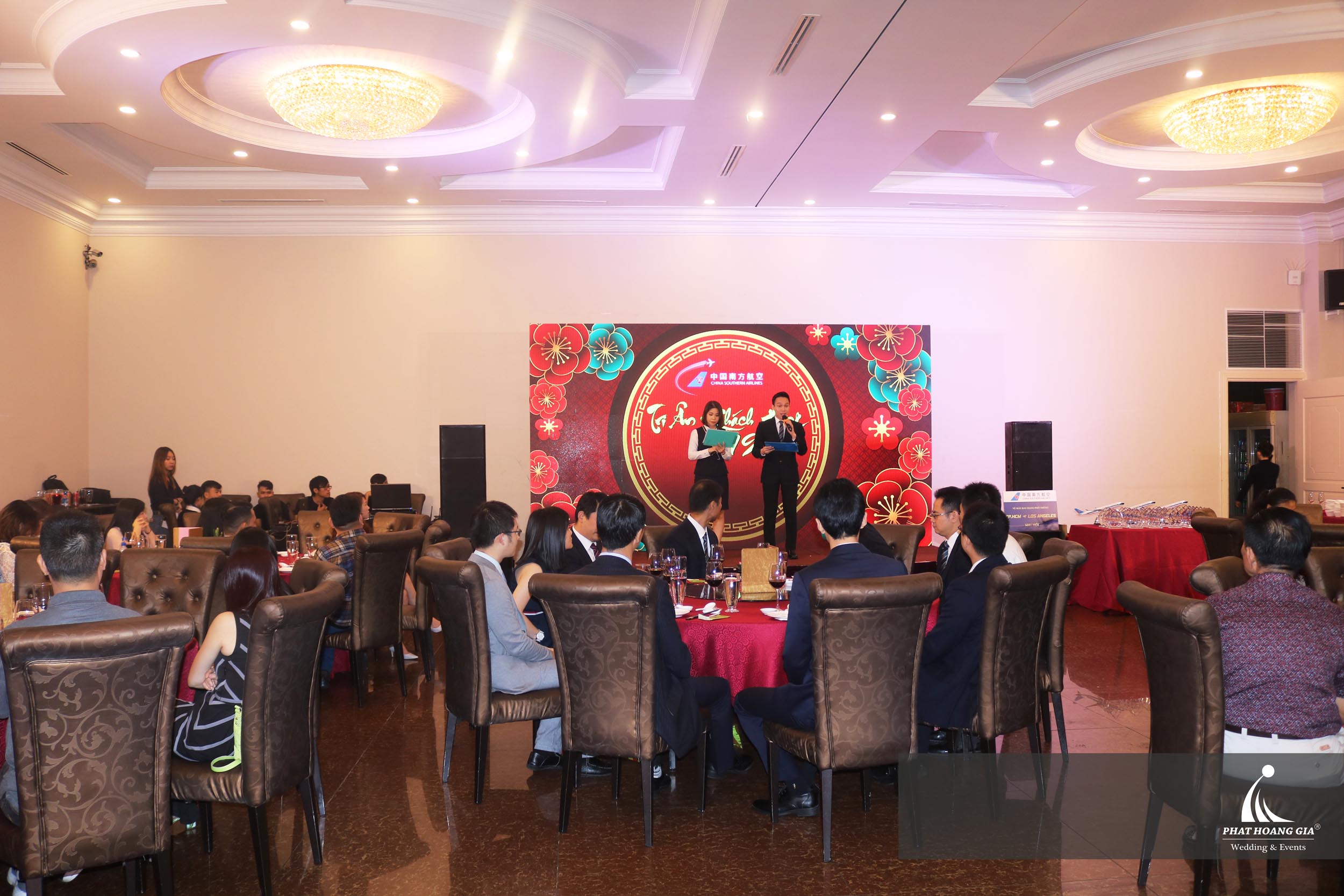 Mẫu Backdrop Tri Ân Khách Hàng Đẹp Chuyên Nghiệp Và Ấn Tượng