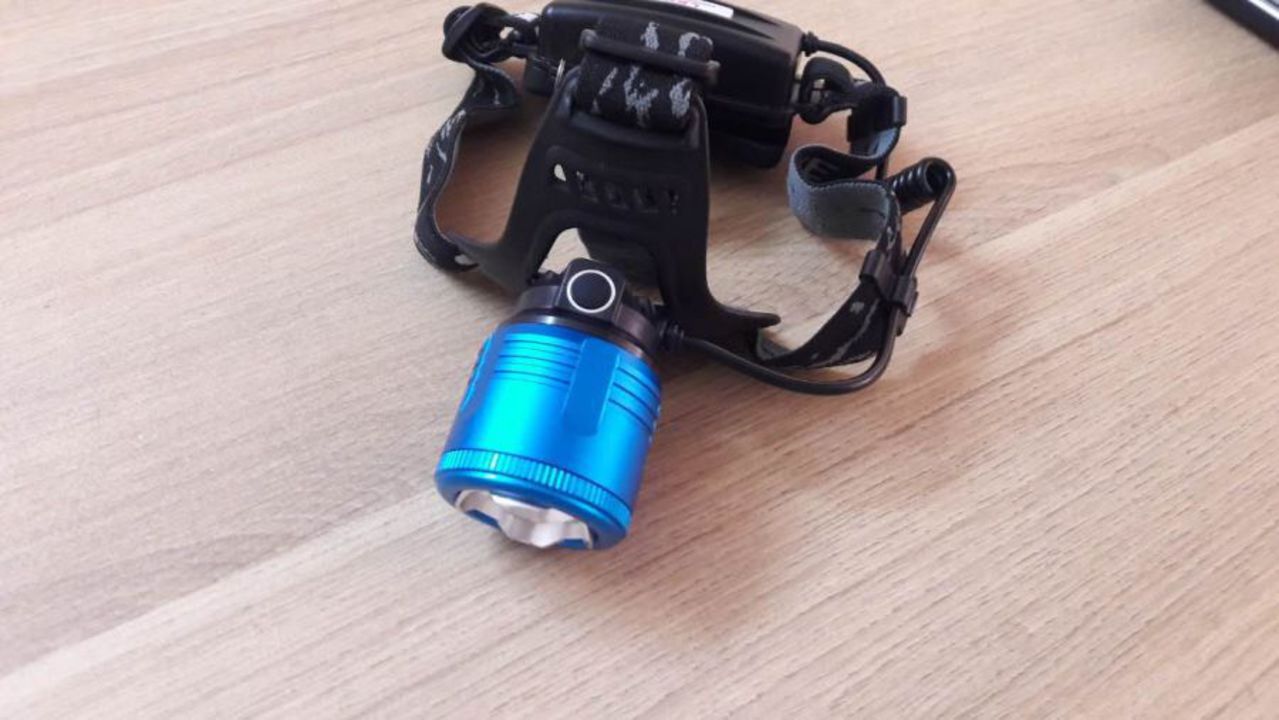 Đèn pin đội đầu siêu sáng