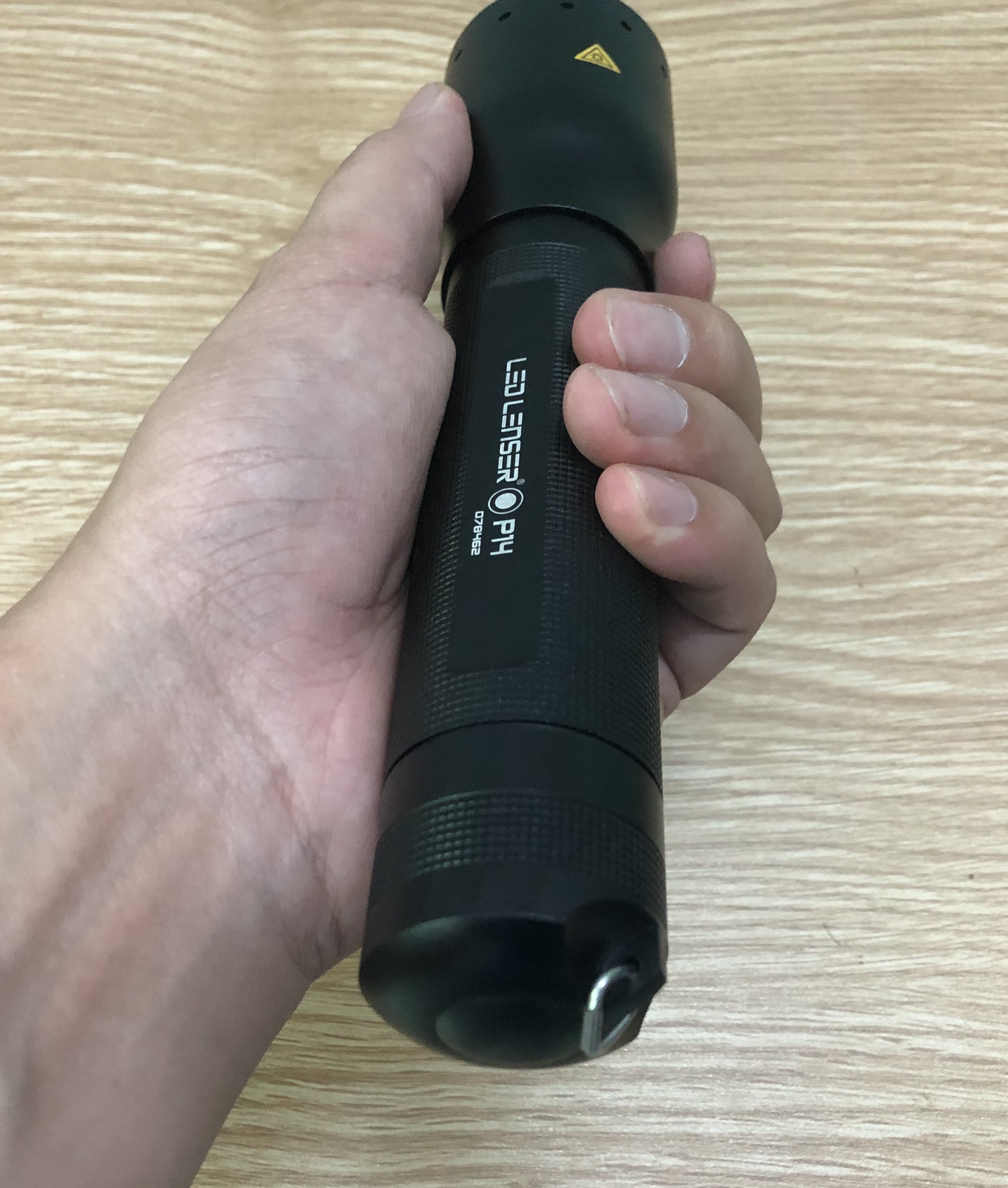 den-pin-sai-gon-led-lenser-p14 (6)