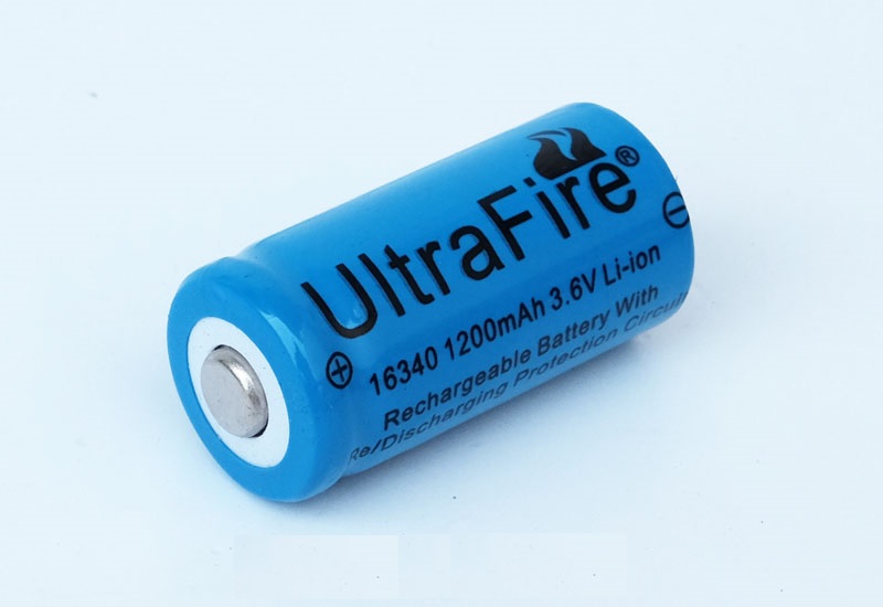 pin-sac-ultrafire-16340 (4)