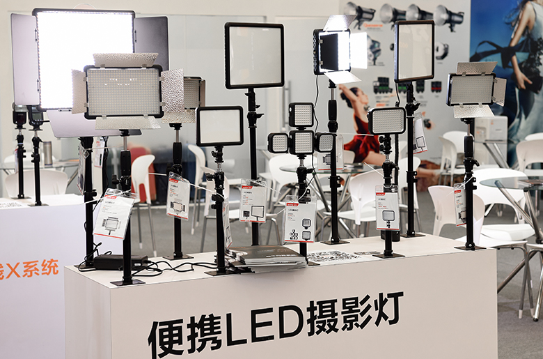 GODOX Ra mắt PHIÊN BẢN MỚI 2018 GODOX DPII