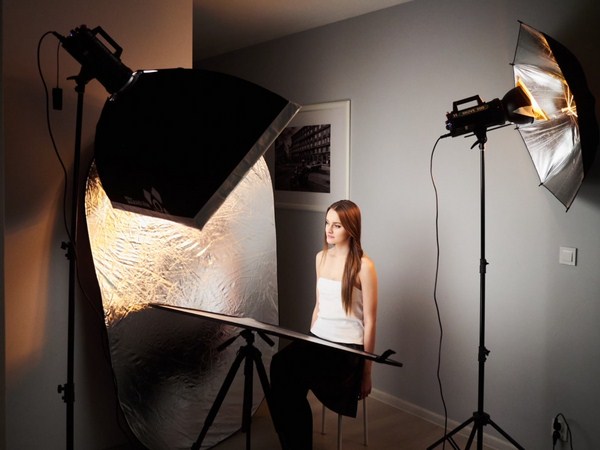 đặc điểm của đèn phòng chụp Studio