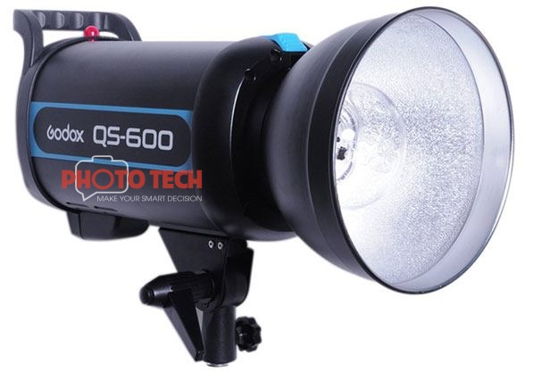 ĐÈN GODOX QS600