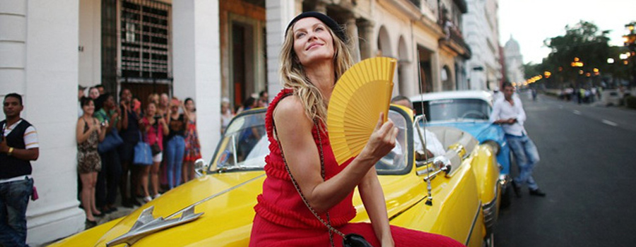 CHANEL BIẾN ĐƯỜNG PHỐ CUBA THÀNH RUNWAY, AI MUỐN XEM MIỄN PHÍ THÌ CỨ TỰ NHIÊN