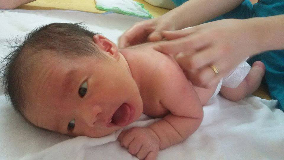 Dịch vụ tắm bé sơ sinh tại nhà