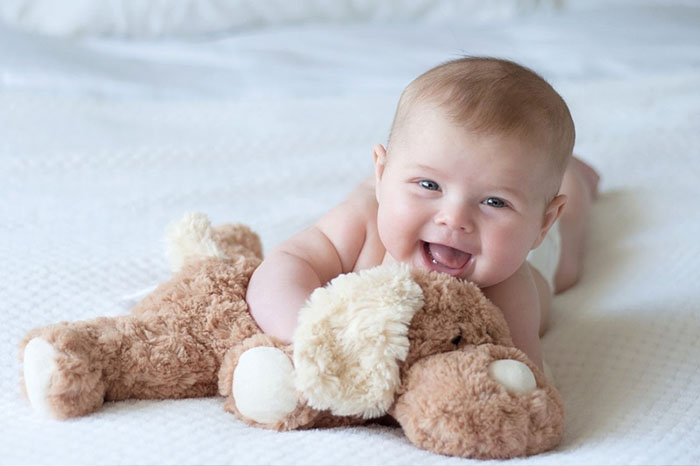 Hướng dẫn massage cho bé sơ sinh