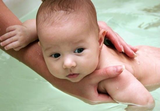 Dịch vụ tắm bé tại nhà Hà Nội