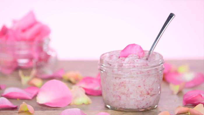 Muối tẩy tế bào chết hoa hồng