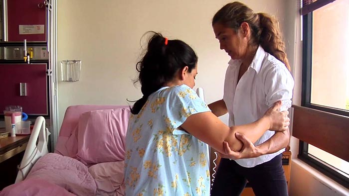 Cách chăm sóc sản phụ sau sinh mổ