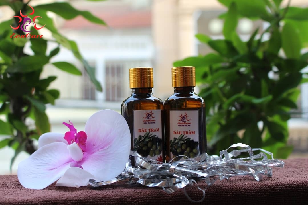 Dầu tràm để massage và tắm bé sơ sinh