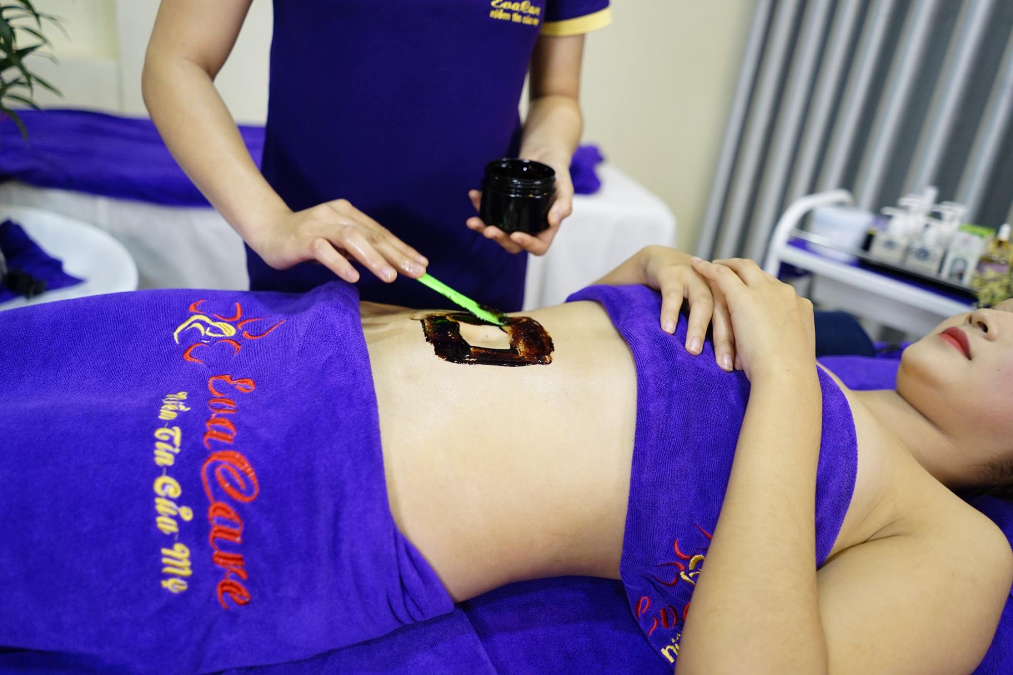 Đắp cao ngải cứu Evacare