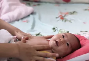 Video massage cho bé sơ sinh