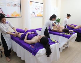 Massage chân cho bà bầu - Evacare Spa