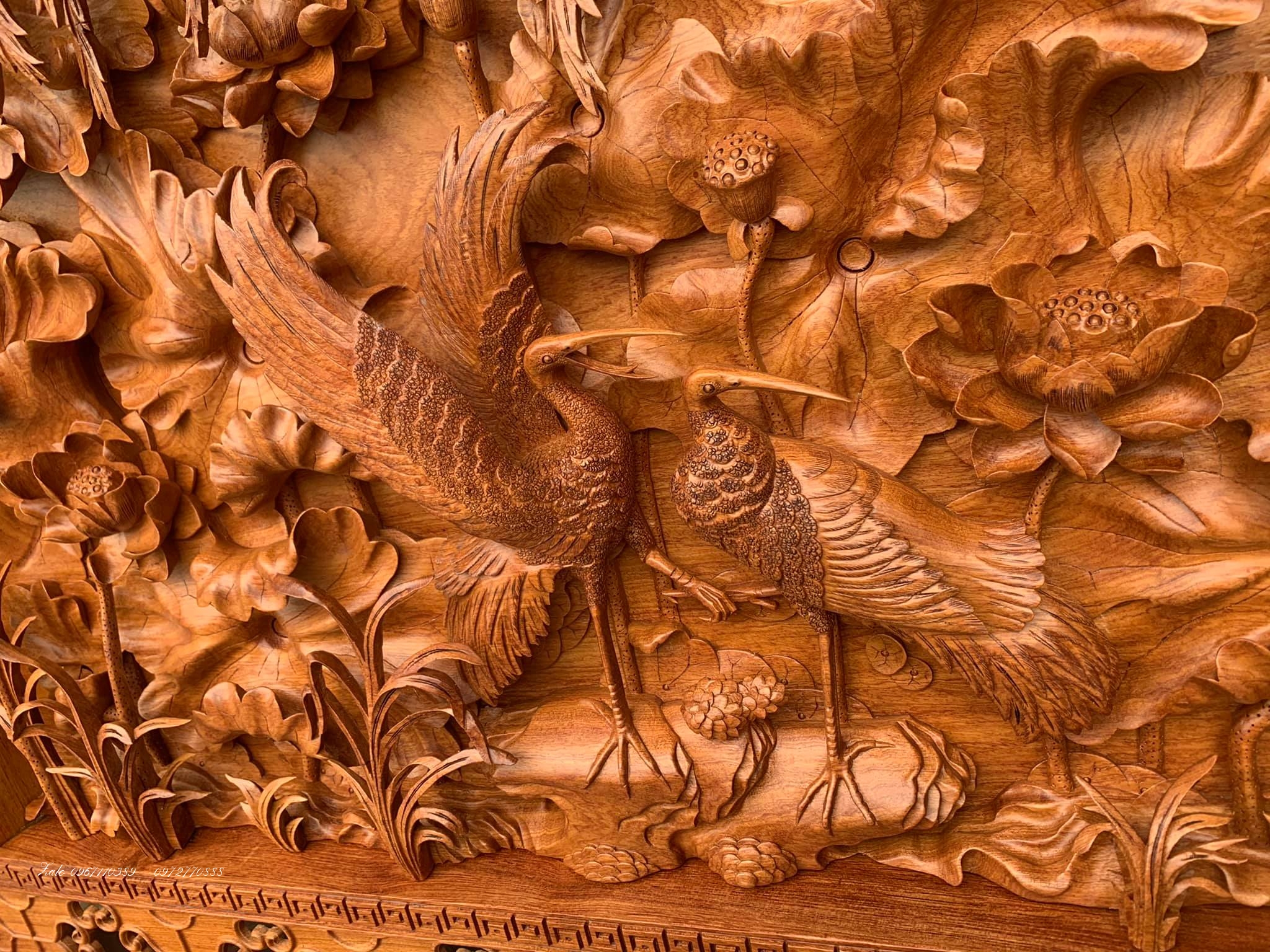 Bức tranh Sen Hạc Gỗ Hương Đá Đục Thủ Công..