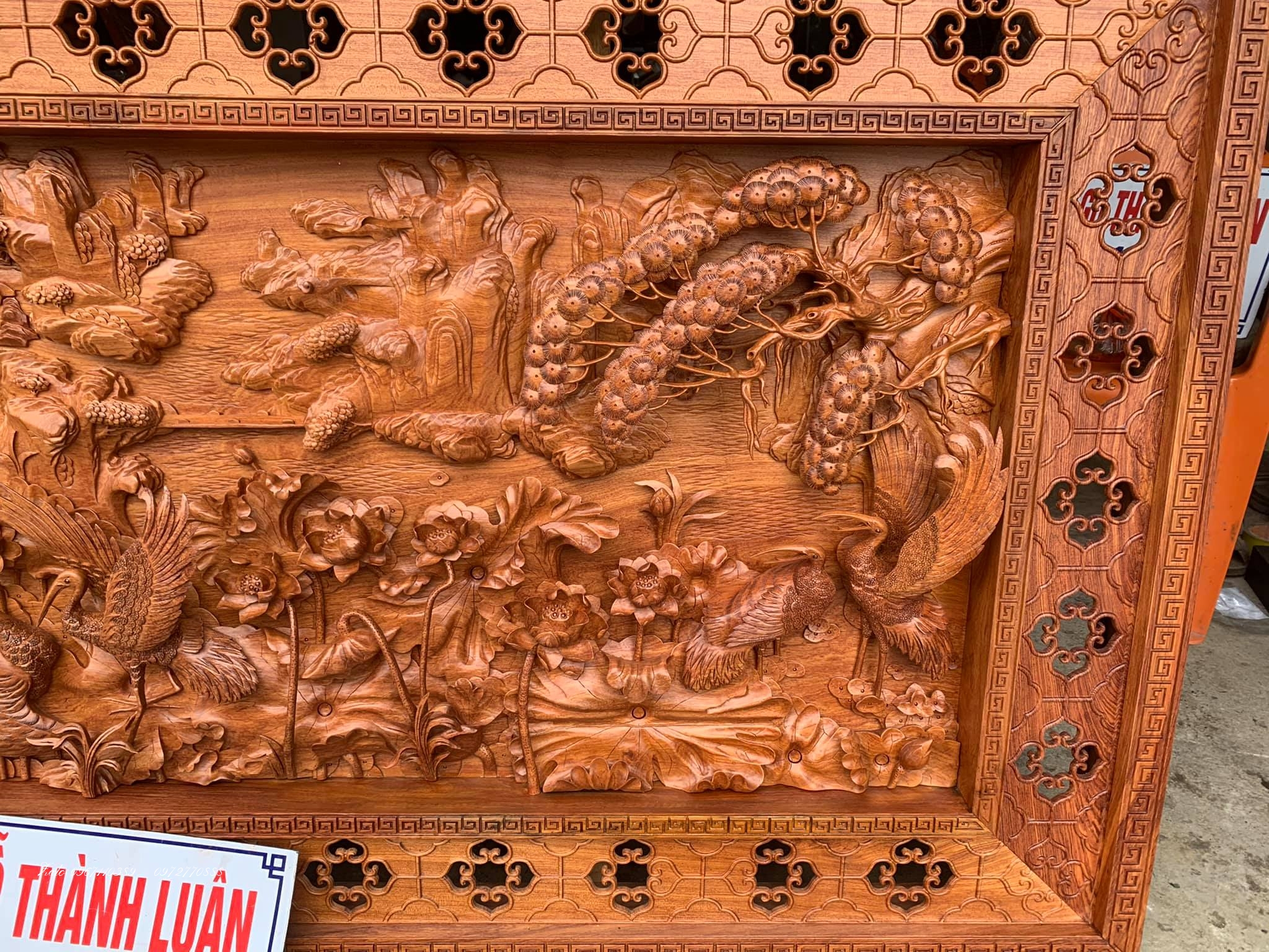 Bức tranh Sen Hạc Gỗ Hương Đá Đục Thủ Công.