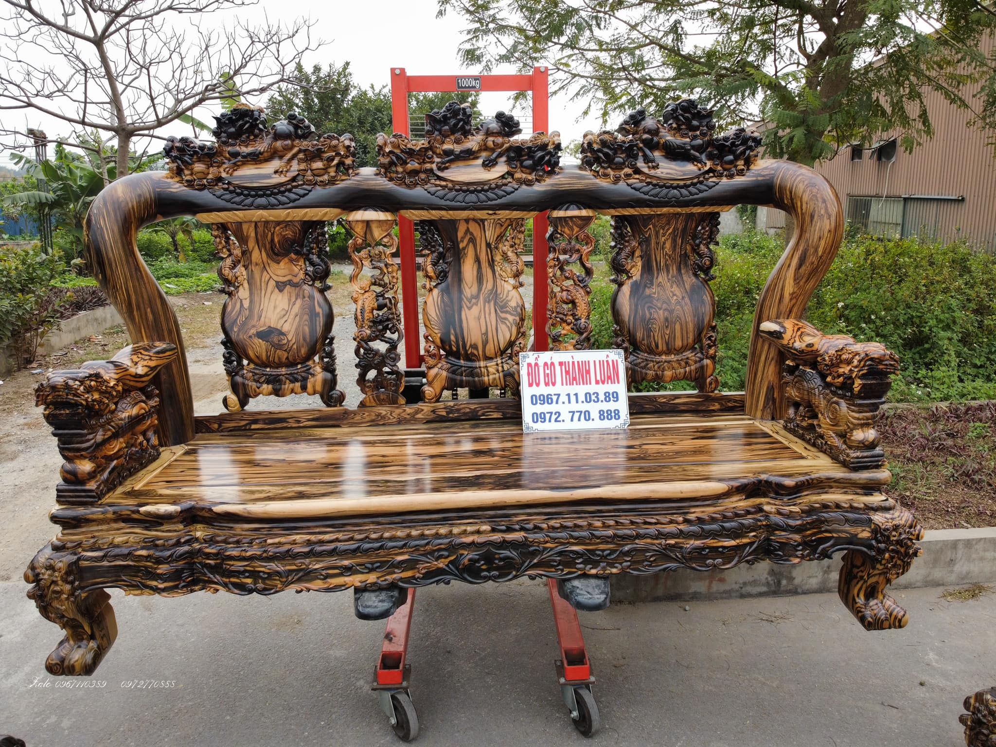 Bộ Bàn Ghế Minh Quốc Nghê Gỗ Mun.