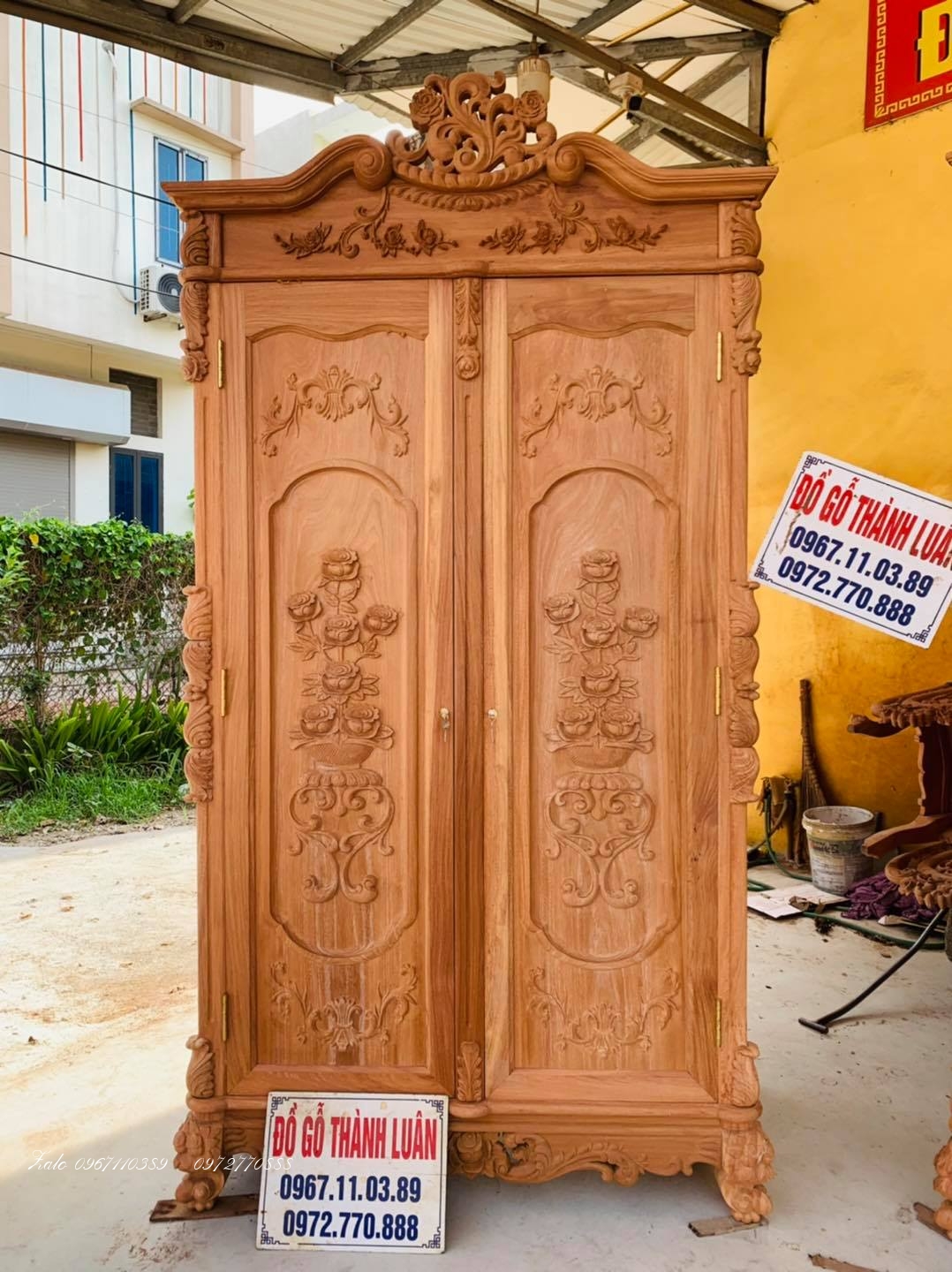 Tủ Áo Hoa Hồng Lu-i Hoàng Gia