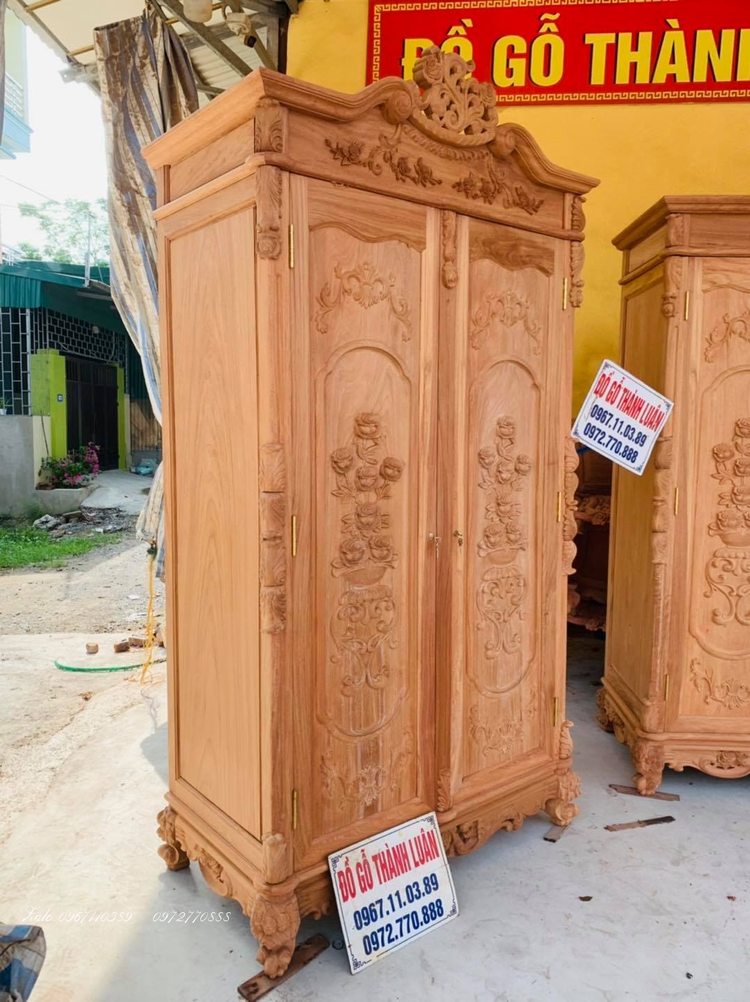 Tủ Áo Hoa Hồng Lu-i Hoàng Gia,