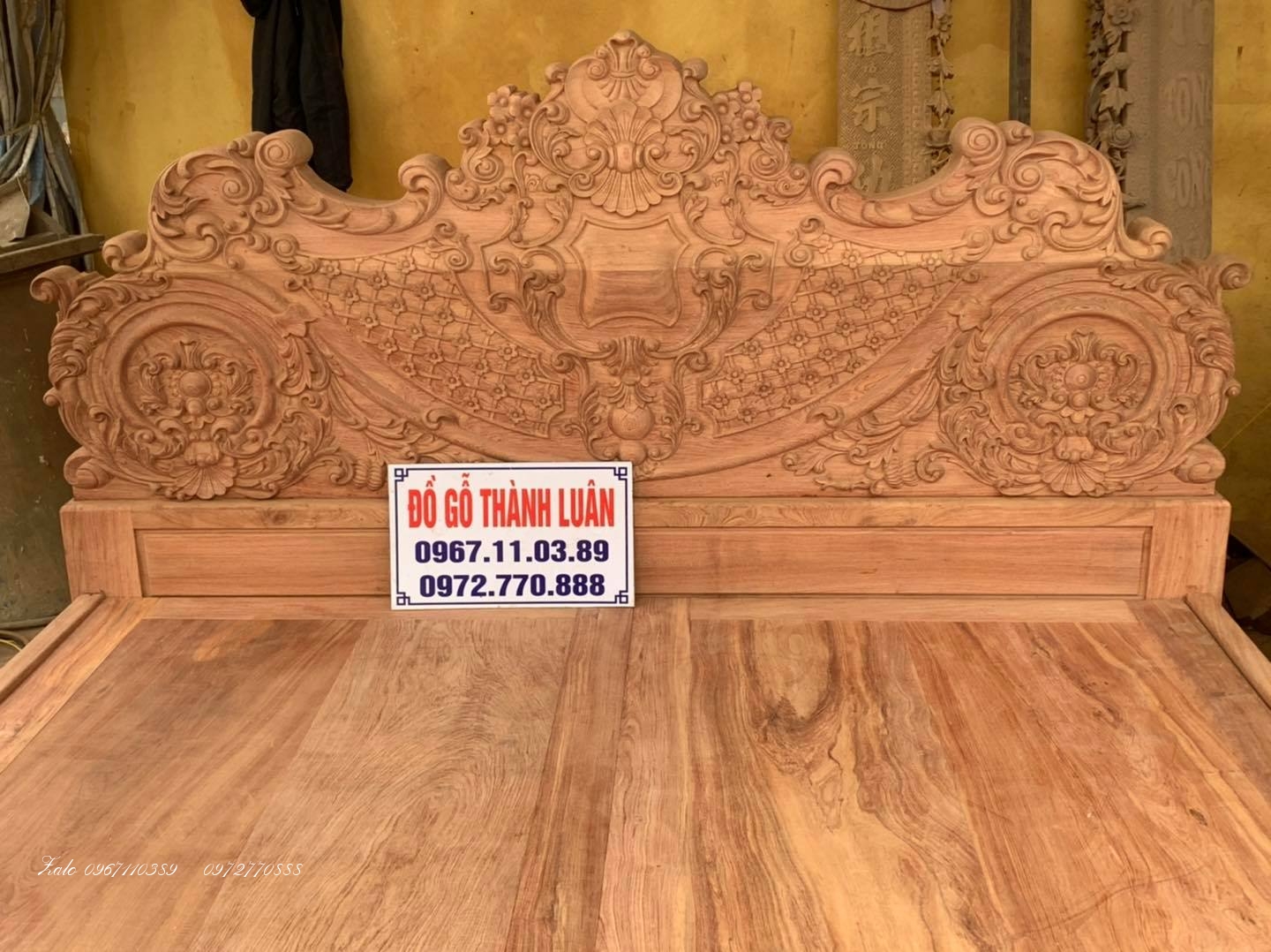 Giường Mẫu Hoàng Gia: