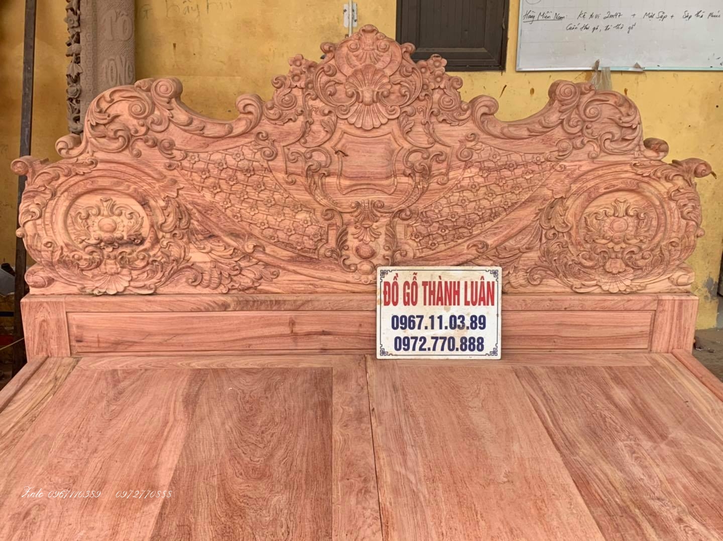 Giường Mẫu Hoàng Gia: