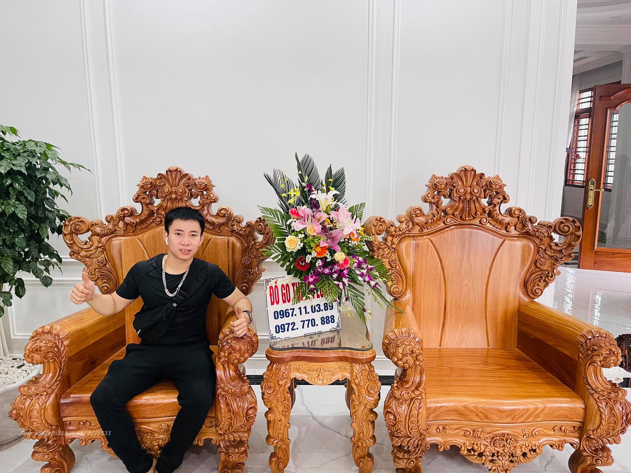 Bộ bàn ghế Hoàng Gia: :