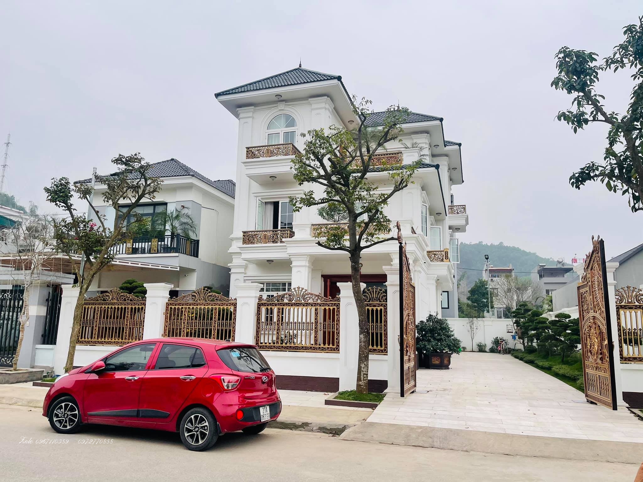 Bộ bàn ghế Hoàng Gia:,