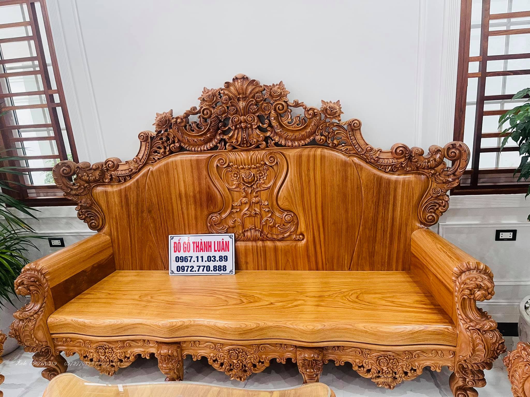 Bộ bàn ghế Hoàng Gia:.
