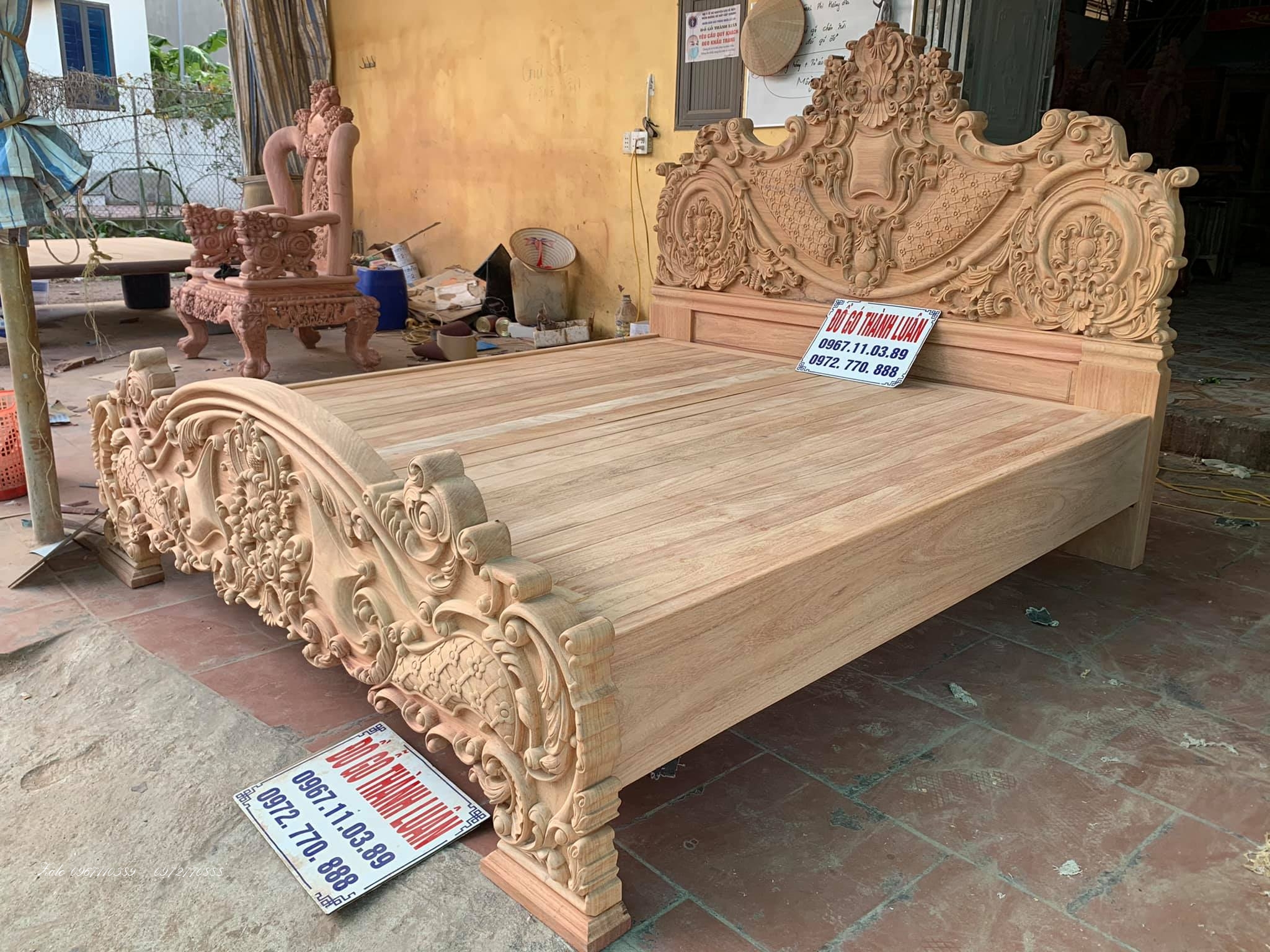 Giường Hoàng Gia Đục Trạm Hoa Lan Tây