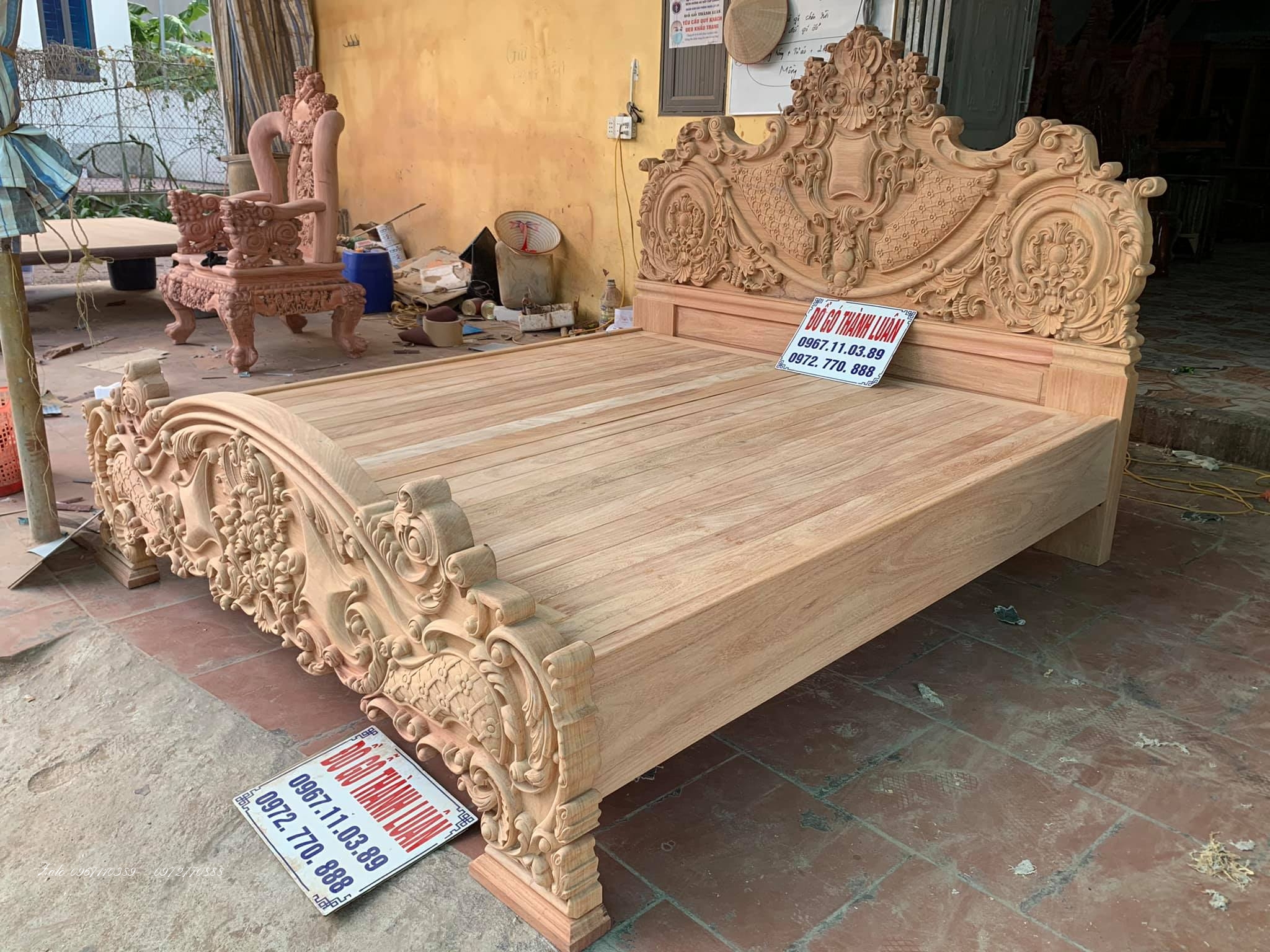 Giường Hoàng Gia Đục Trạm Hoa Lan Tây