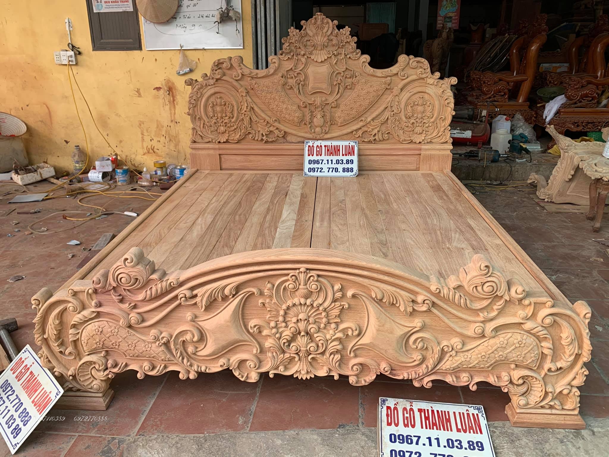 Giường Hoàng Gia Đục Trạm Hoa Lan Tây