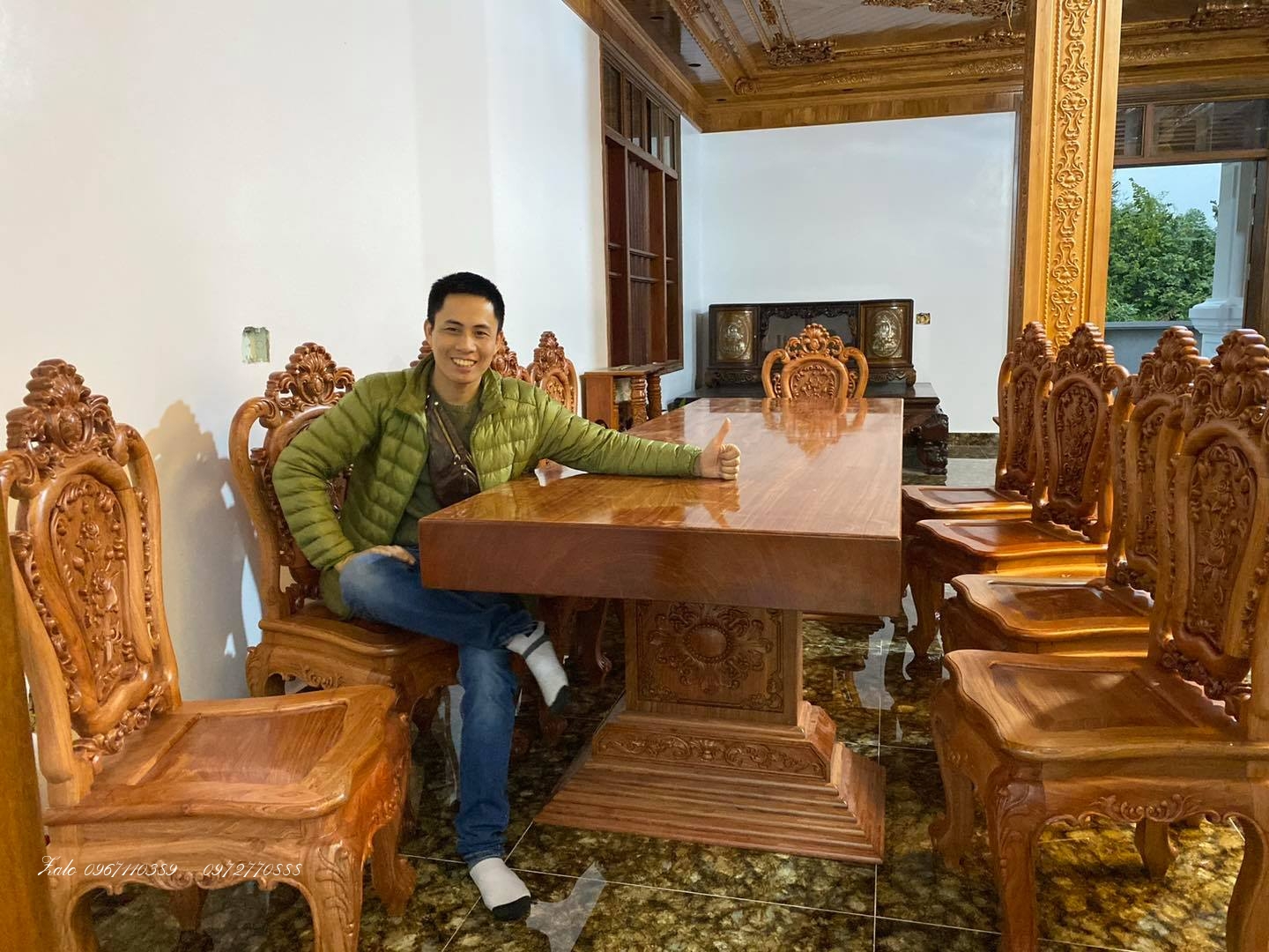 bộ bàn ghế ăn siêu khủng gỗ hương đá liền khối..,