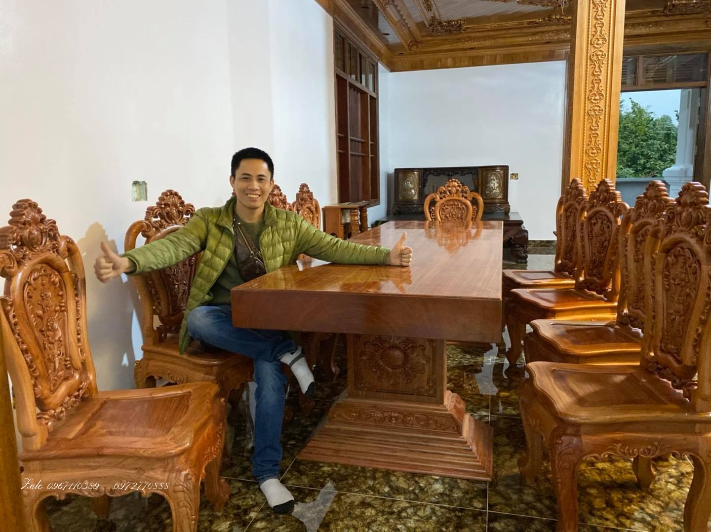 bộ bàn ghế ăn siêu khủng gỗ hương đá liền khối:.,: