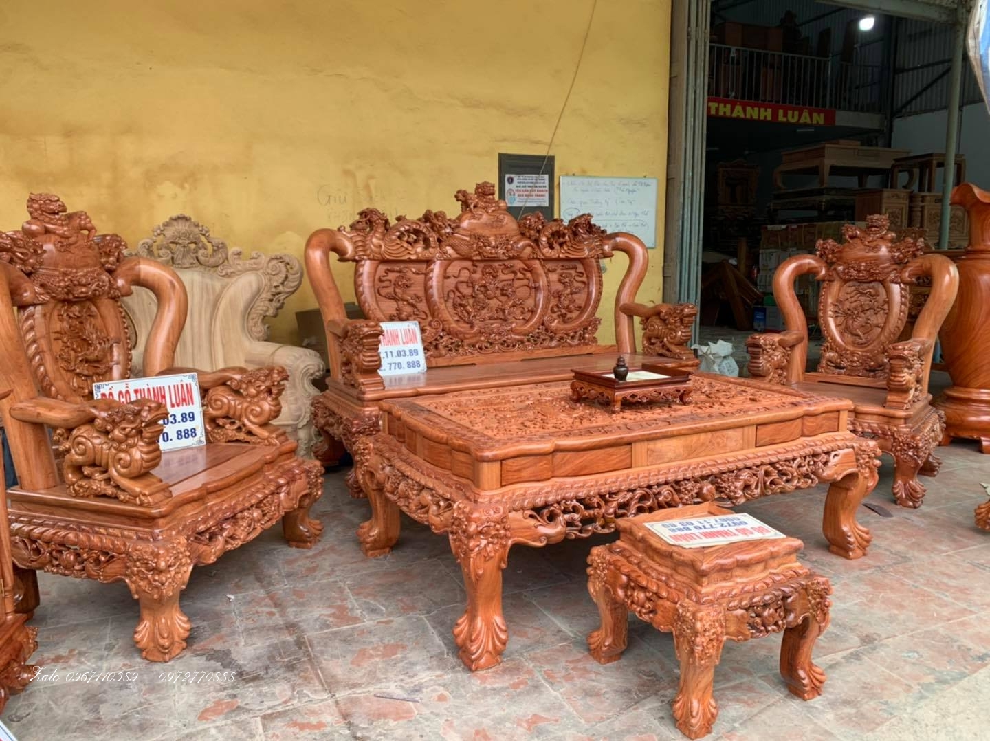 Bộ Ghế Nghê Bảo Đỉnh,Kệ Tivi,Đồng Hồ Gỗ Hương .,;