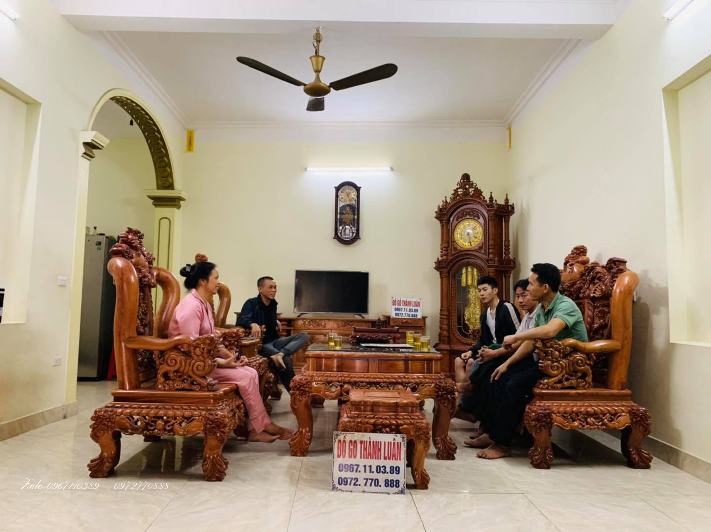 Bộ Ghế Nghê Bảo Đỉnh,Kệ Tivi,Đồng Hồ Gỗ Hương .,: