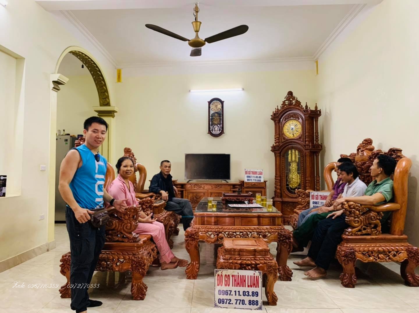 Bộ Ghế Nghê Bảo Đỉnh,Kệ Tivi,Đồng Hồ Gỗ Hương