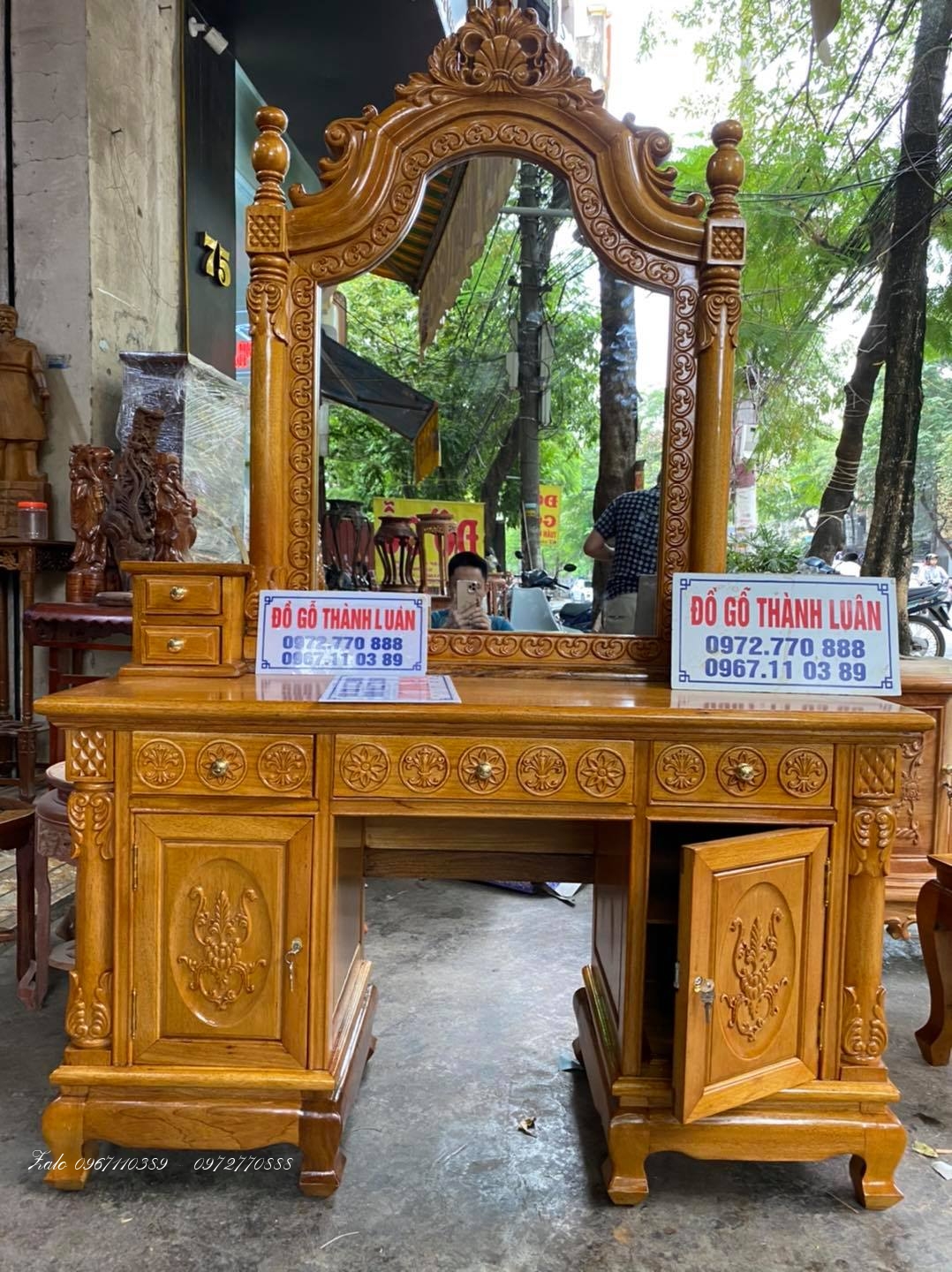 bộ nội thất phòng ngủ gỗ gụ:.