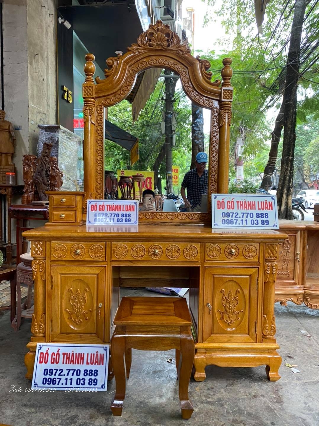 bộ nội thất phòng ngủ gỗ gụ:.;