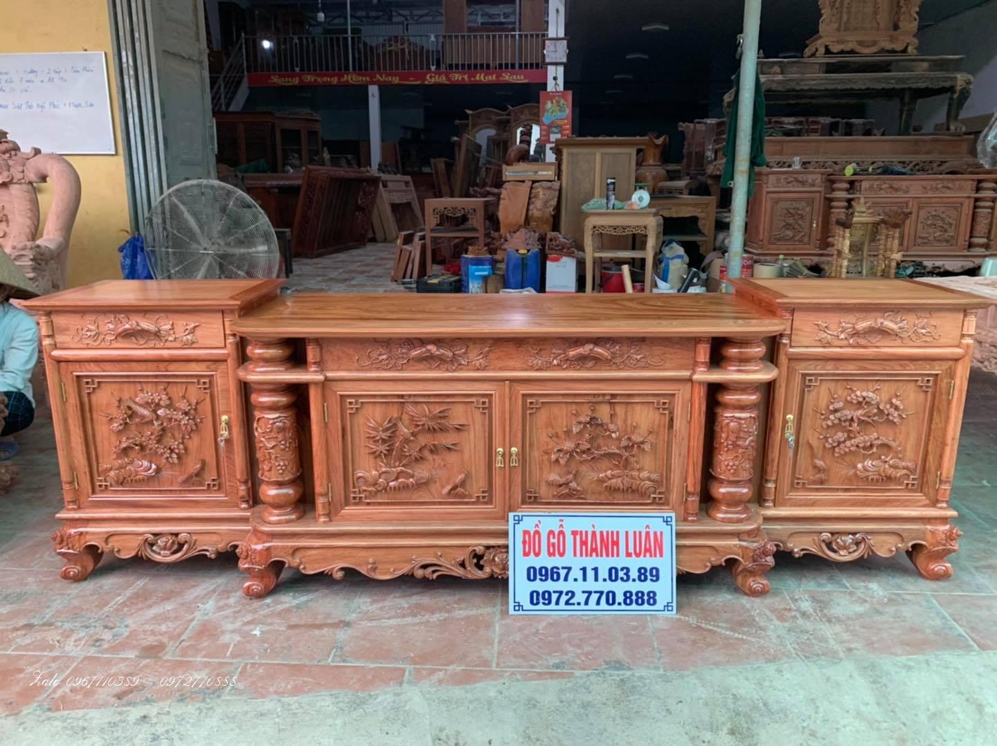 Kệ Tivi Gỗ Hương Đá