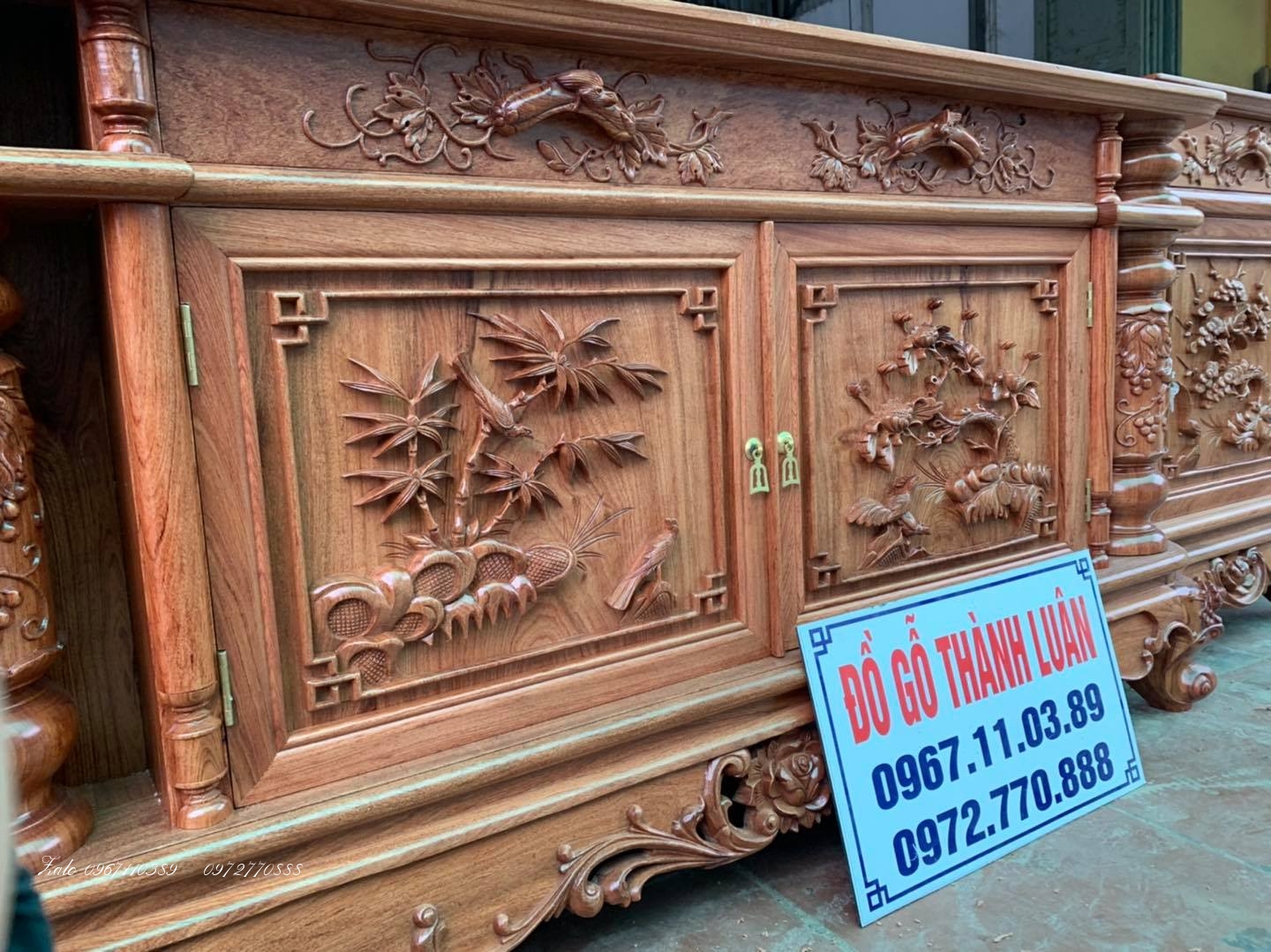 Kệ Tivi Gỗ Hương Đá:.-