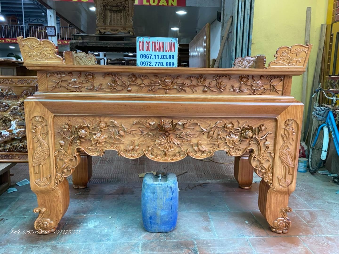 bàn thờ án Giang chân Hạc đục hoa sen 1m97-97-1m27 chân 20