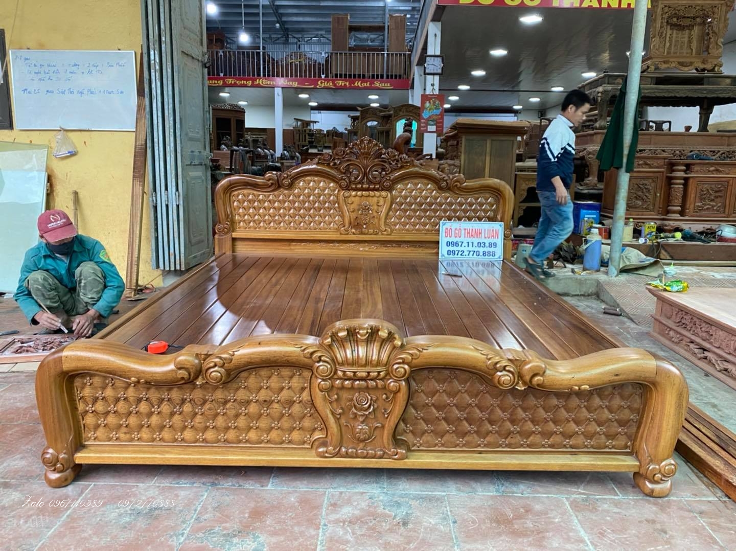 bàn thờ án Giang chân Hạc đục hoa sen 1m97-97-1m27 chân 20