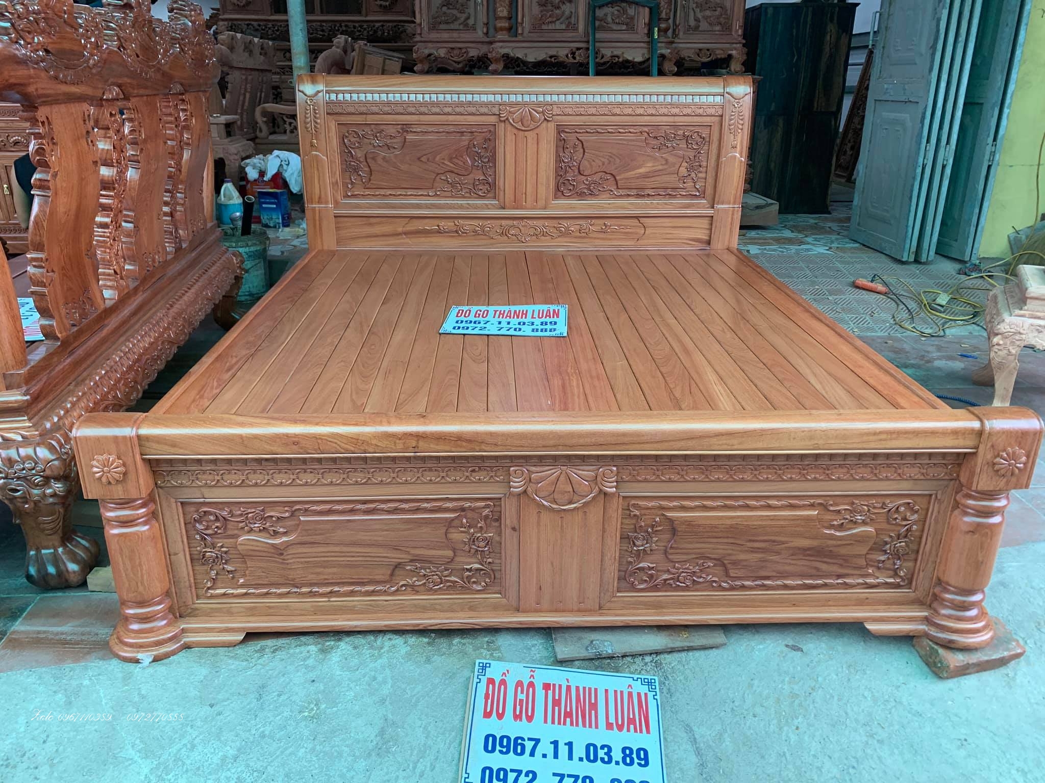 Bộ Bàn Ghế Minh Quốc Nghê cột 12 Chân 14.